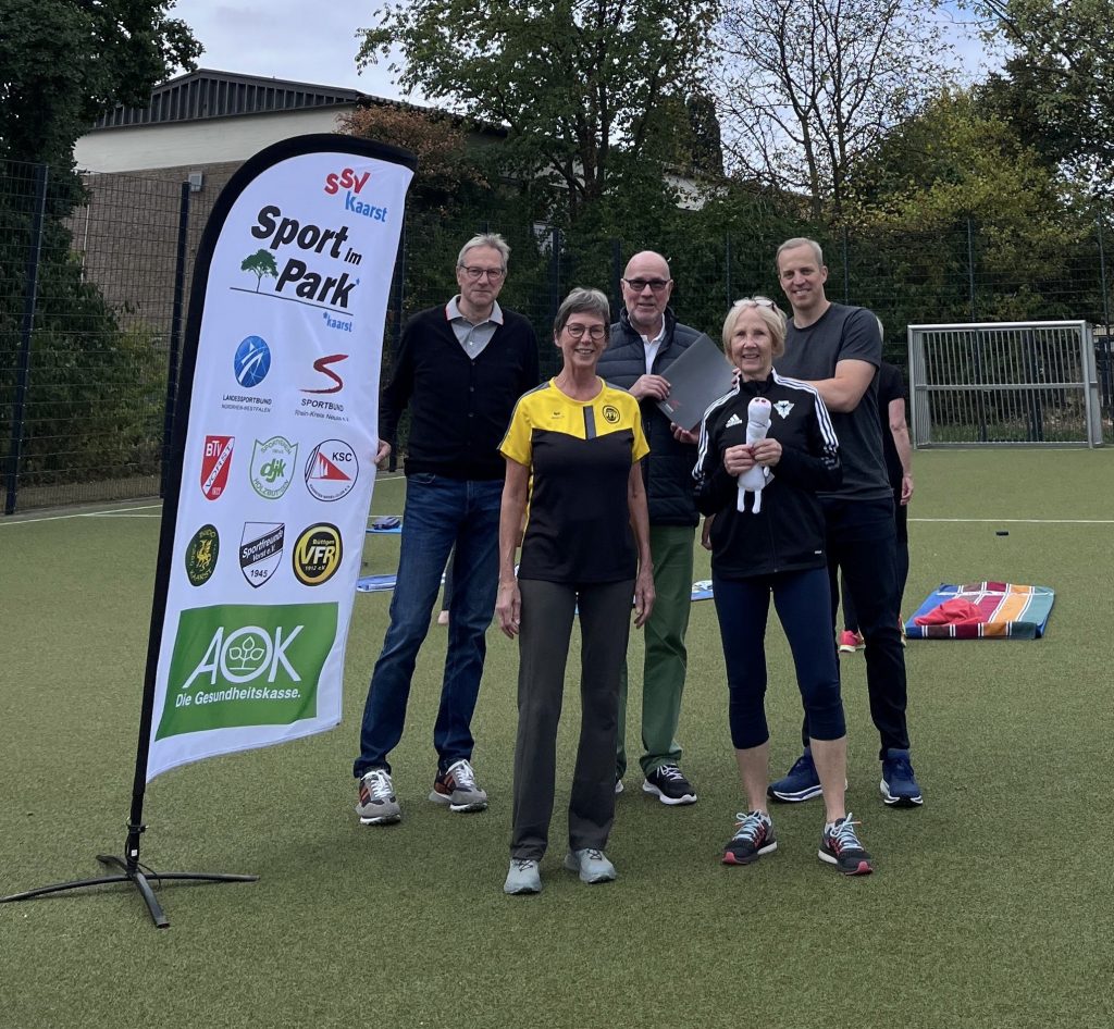 v.l. Andreas Christophel (SSV), Monika Eicker (VfR Büttgen) Robert Slydel (SSV), Brigitte Reuß-Tannigel (VfR Büttgen) und Andreas Kranich (RKN)