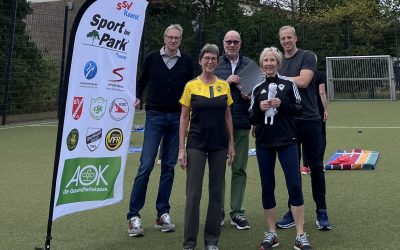Übergabe des Fördermittel-Checks für „Sport im Park“